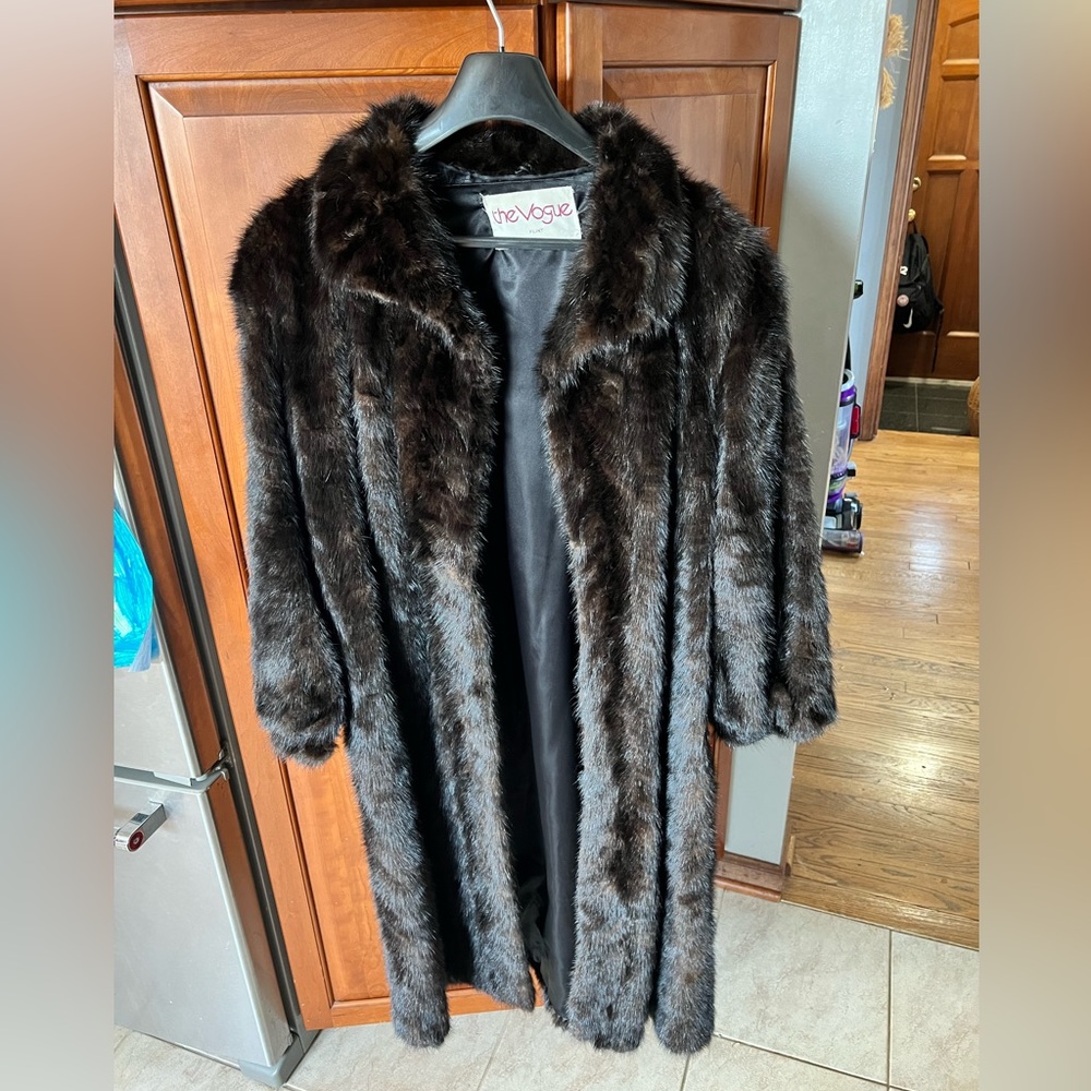 Euc vintage The Vogue Flint Michigan fur full length coat 1950-1960 open